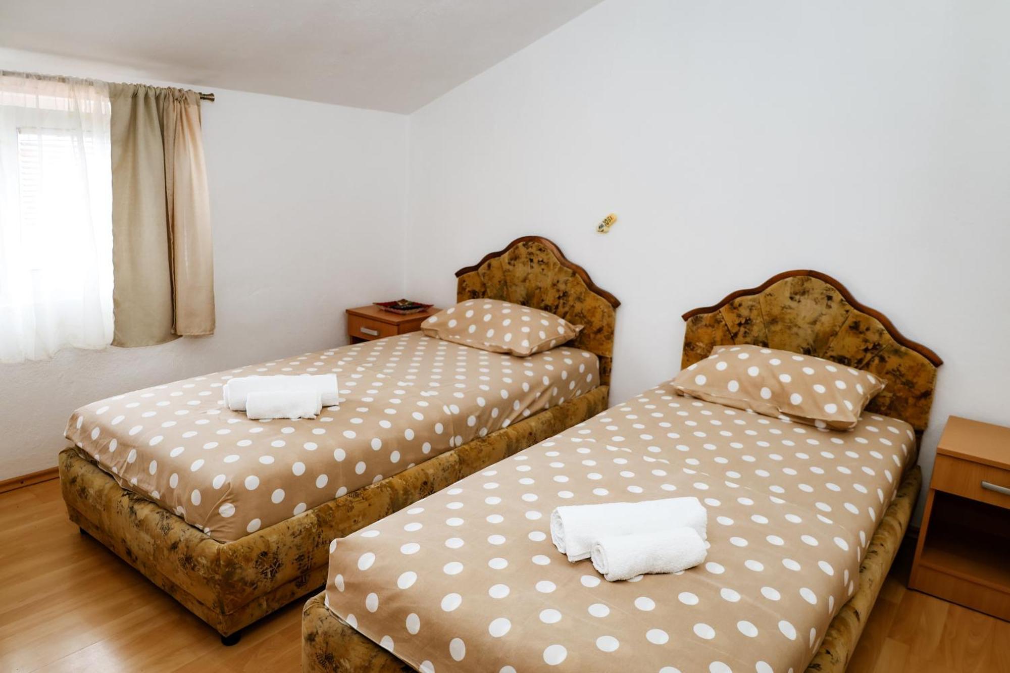 Apartments Djukic تيفات المظهر الخارجي الصورة